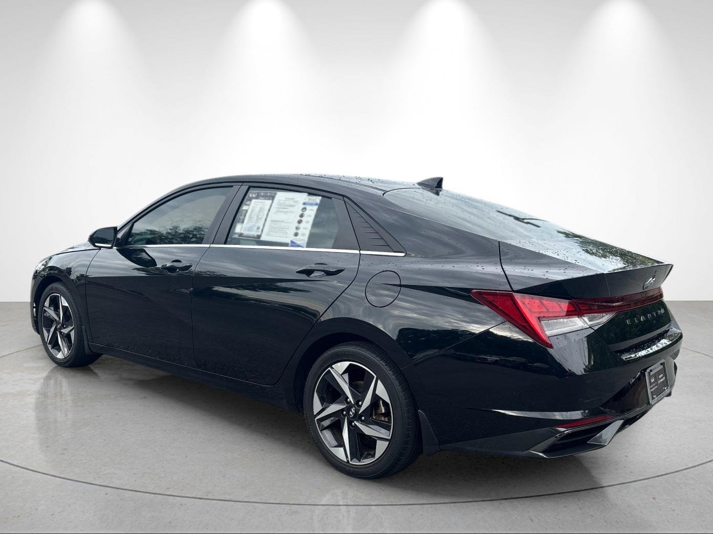 Used 2022 Phantom Black Hyundai SEL image 3