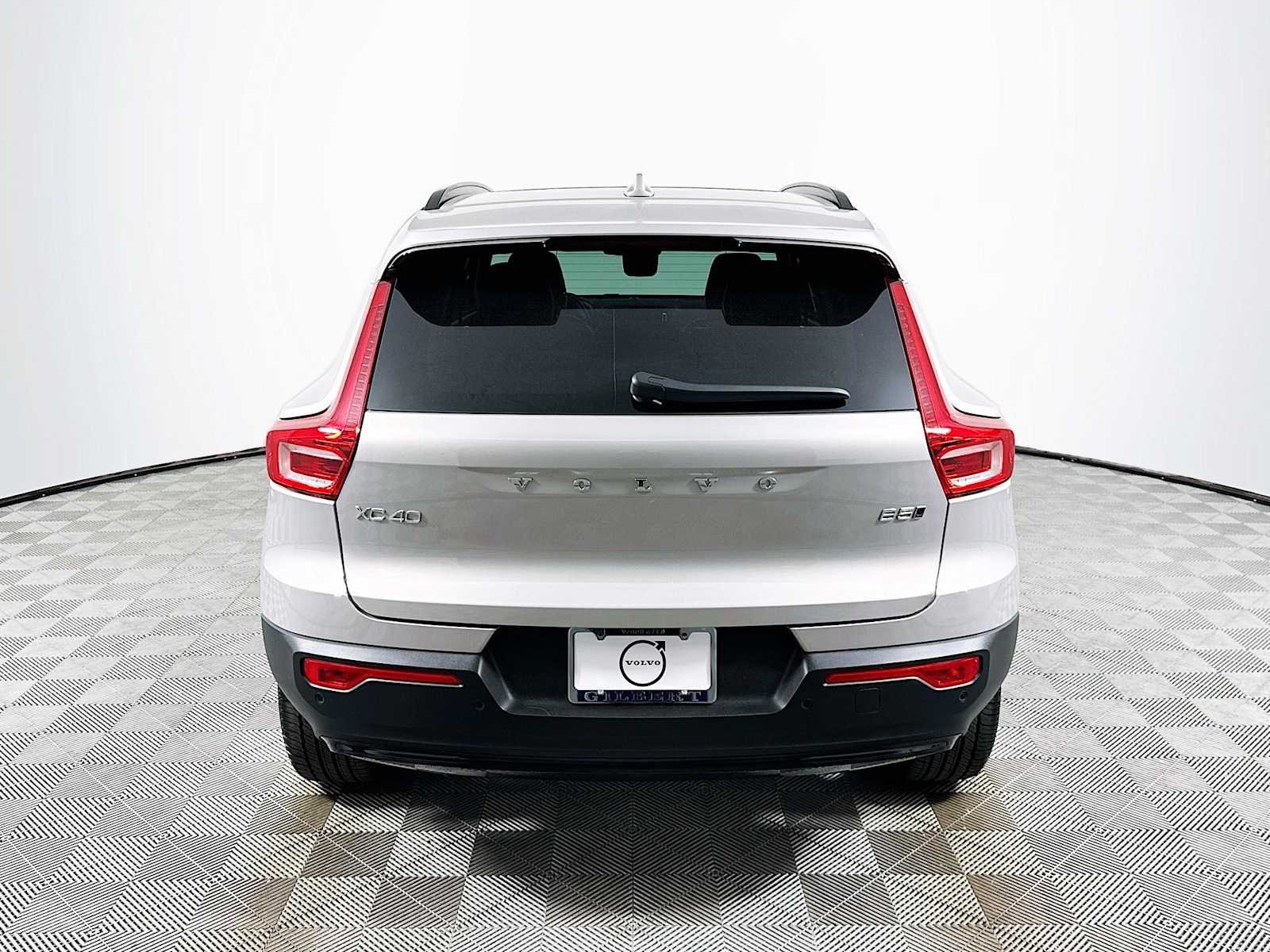 2025 Volvo XC40 Plus - Photo 6