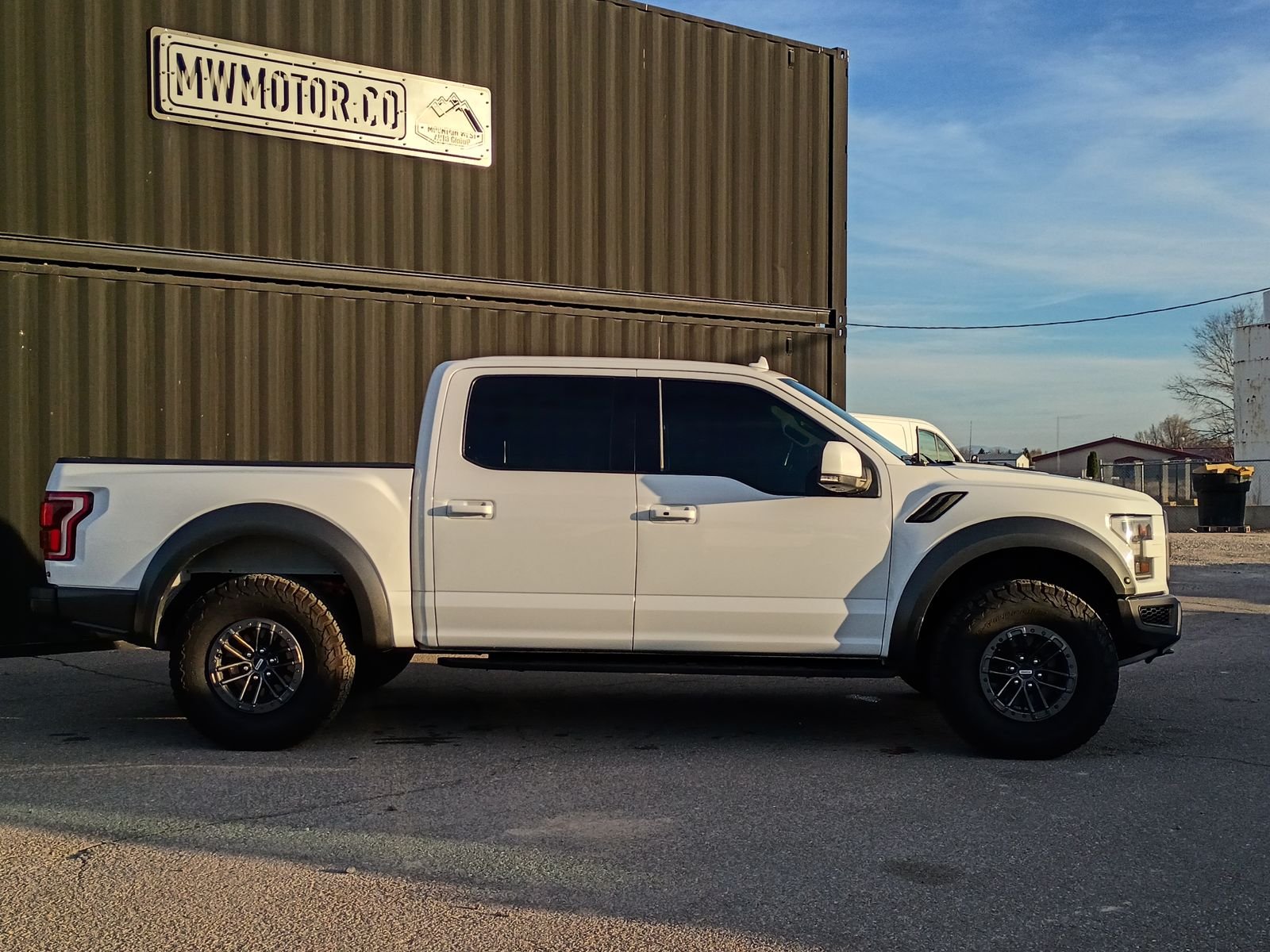 View vehicle photo 6