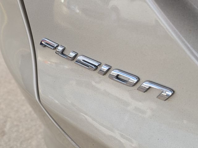 Certified Used 2018 White Gold Metallic Ford SE image 29