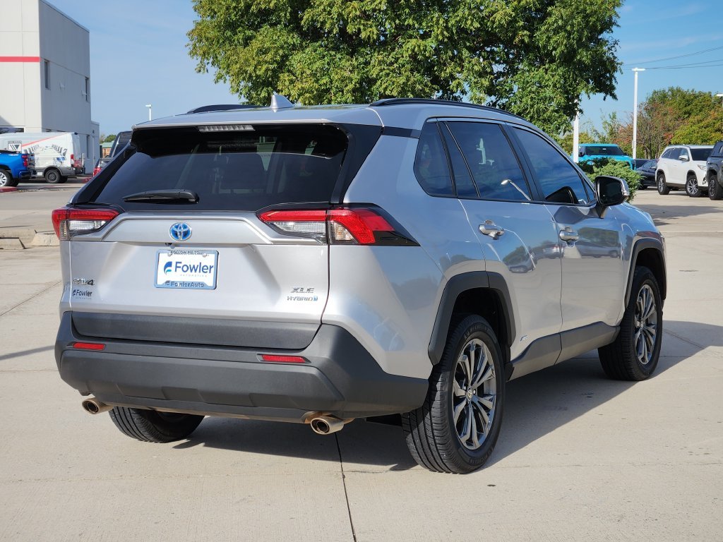 Certified Used 2024 Silver Toyota XLE Premium image 5