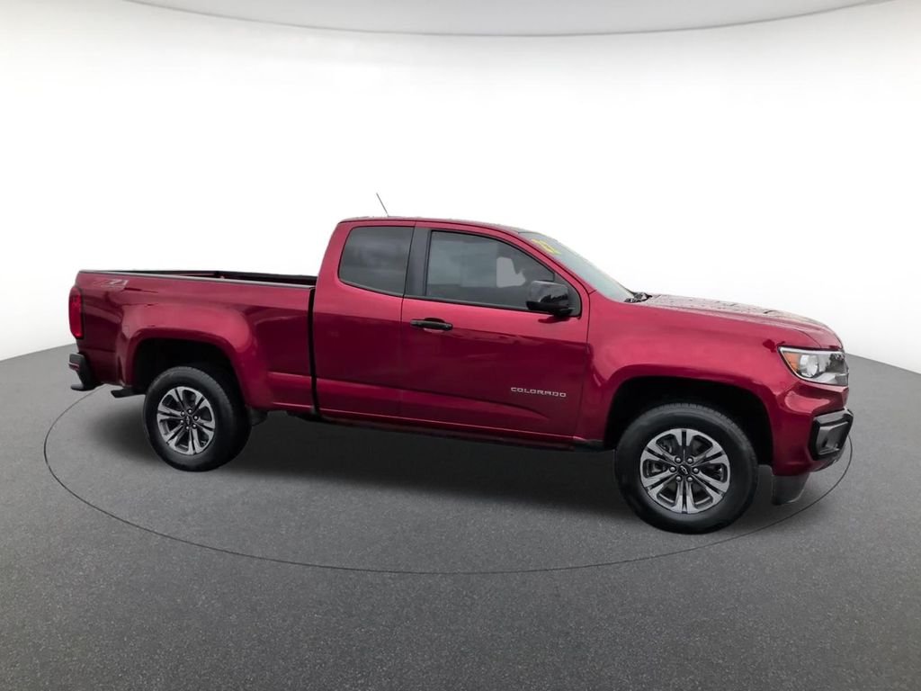 Used 2022 Red Chevrolet Z71 image 6