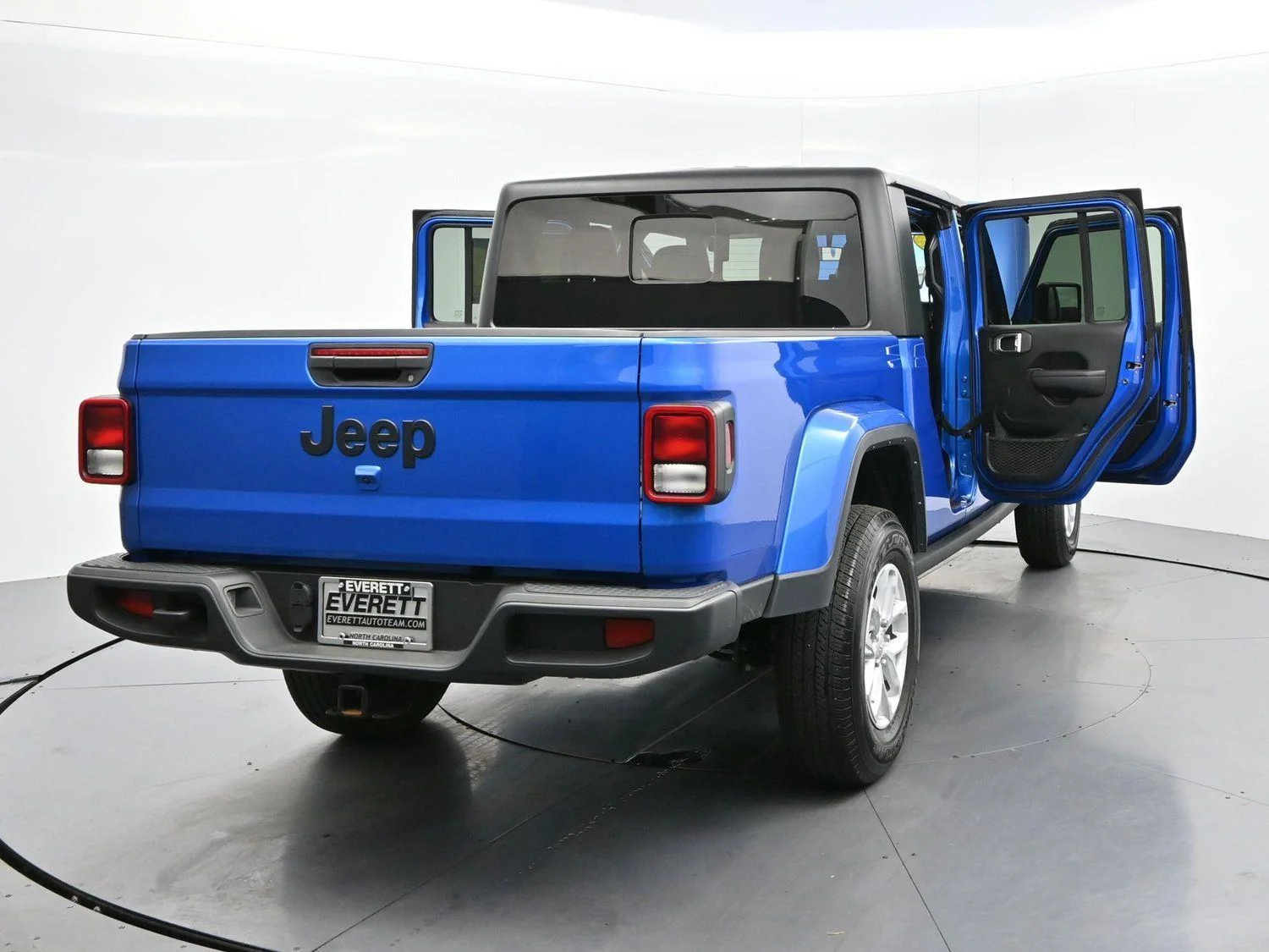 Used 2023 Hydro Blue Pearlcoat Jeep Sport S image 38
