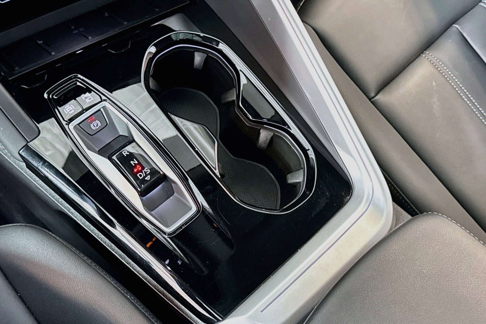 Used 2025 Glacier White Metallic Audi Premium image 15