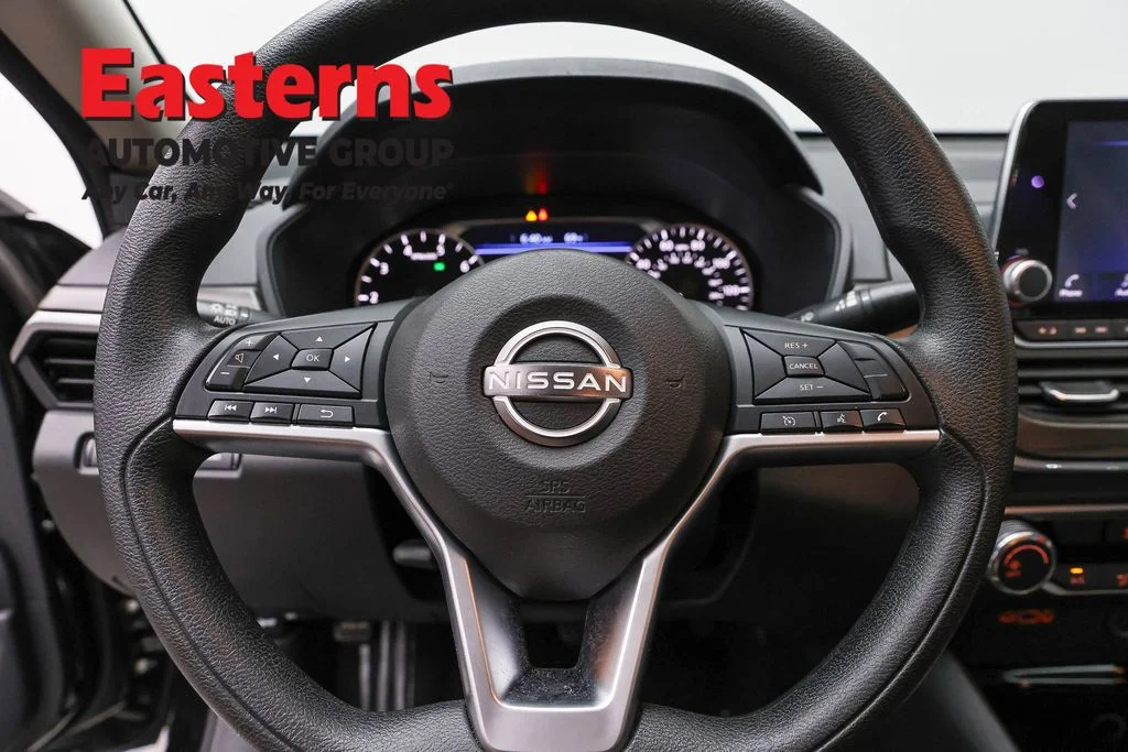 Used 2024 Black Nissan 2.5 SV image 10
