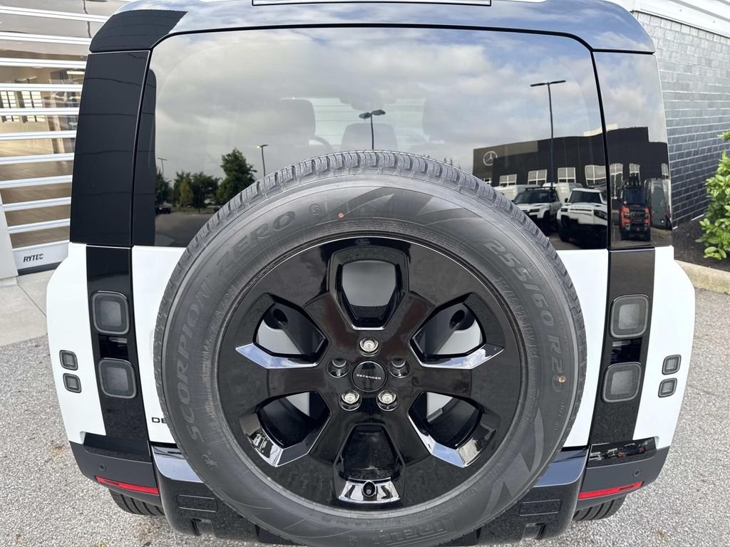 New 2026 Fuji White Land Rover S image 6