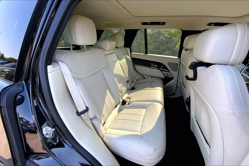 Used 2023 Black Land Rover SE image 24