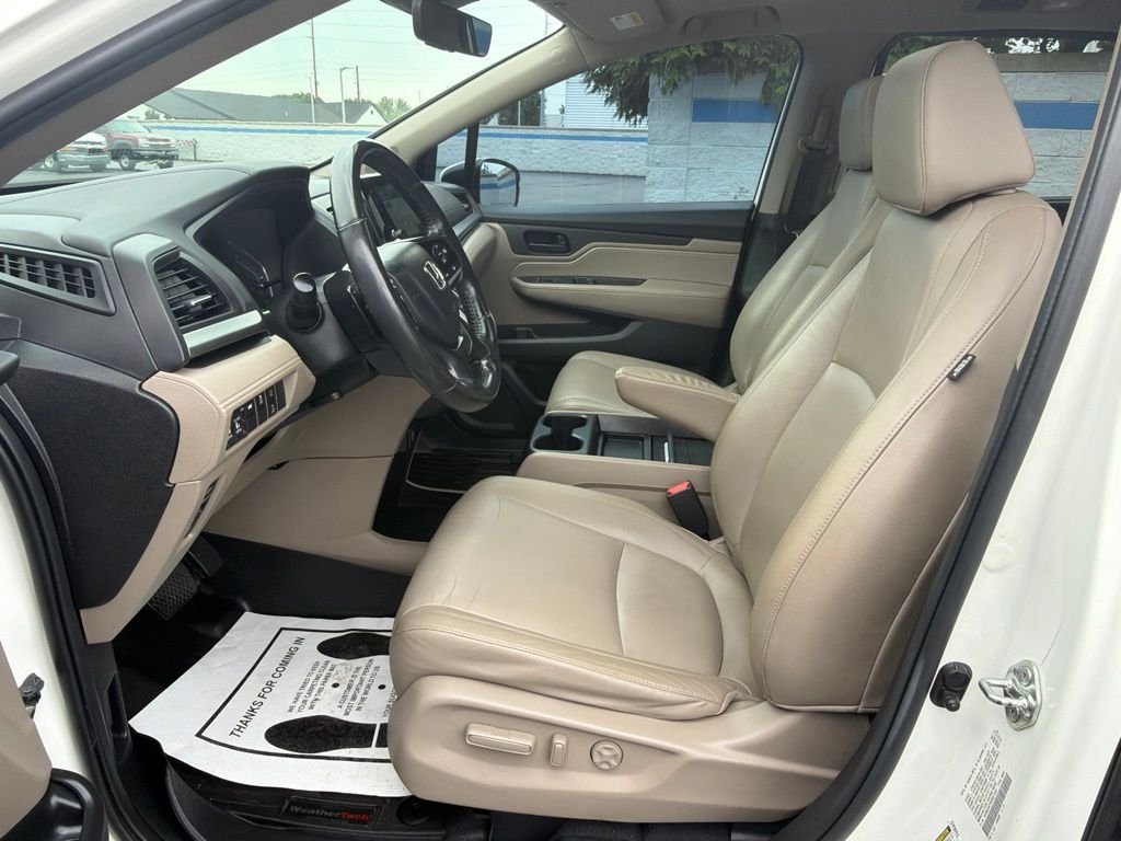 Used 2019 White Diamond Pearl Honda EX-L image 17