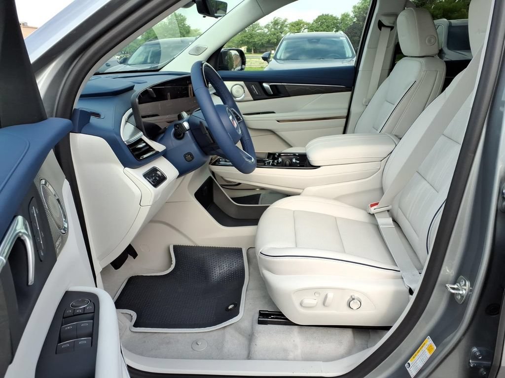 New 2026 Moonstone Gray Metallic Buick Avenir image 18
