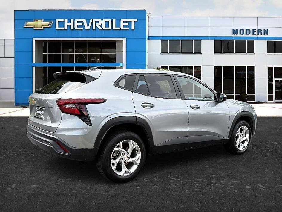 Used 2024 Sterling Gray Metallic Chevrolet LS image 5