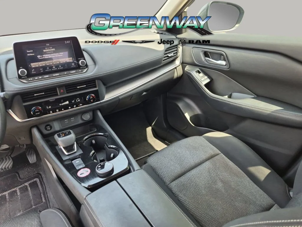 Used 2024 Gray Nissan SV image 12