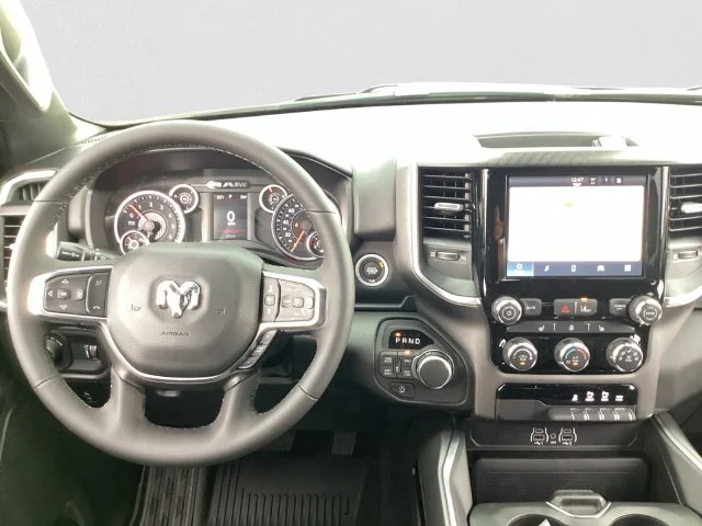 New 2026 Tank Ram BIG HORN CREW CAB 4X4 5