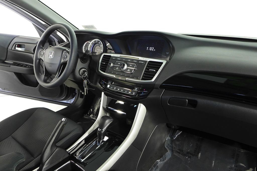 2016 Honda Accord LX - Photo 13
