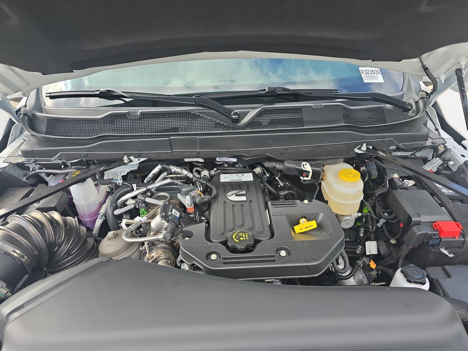 New 2026 Bright White Clearcoat RAM Tradesman image 28
