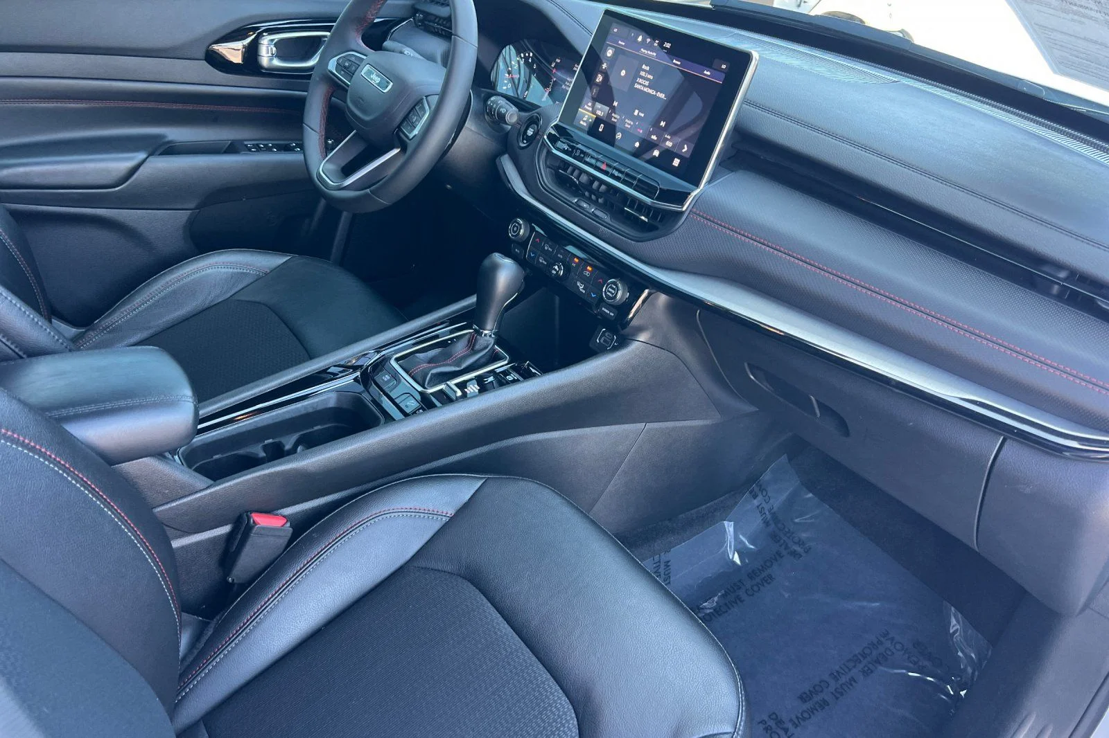 Used 2025 White Jeep Trailhawk image 14