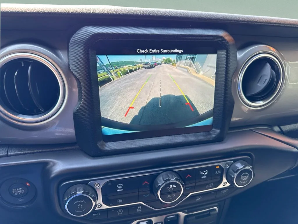 Used 2018 Sting-Gray Clearcoat Jeep Sahara image 15
