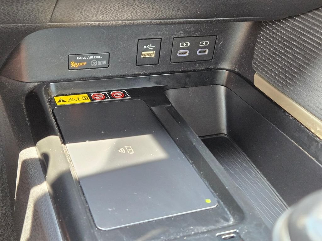 Used 2025  Toyota SE image 28