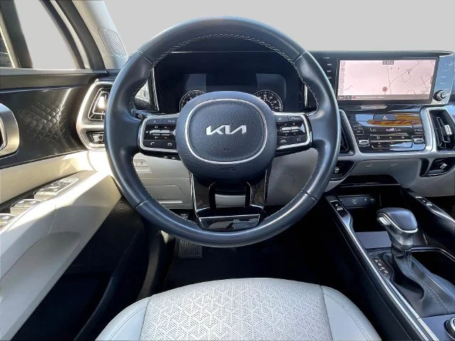 Used 2023 White Kia S image 10