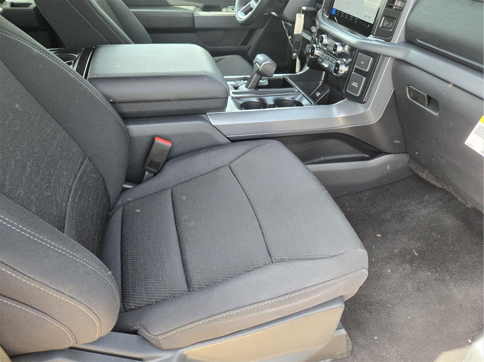 New 2026 Agate Black Metallic Ford XLT image 9