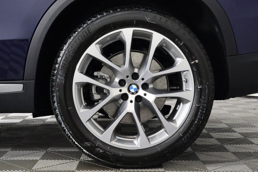 New 2026 Blue BMW xDrive40i image 10