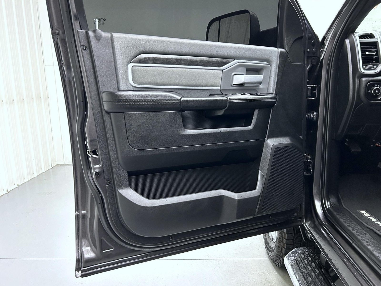 Used 2021 Gray Ram Big Horn image 9