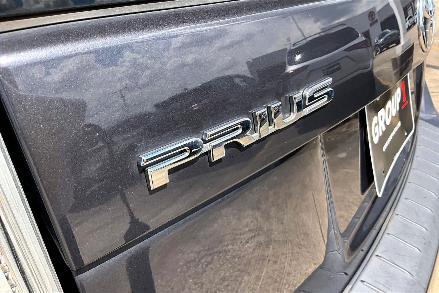 Used 2011 Winter Gray Metallic Toyota III image 30