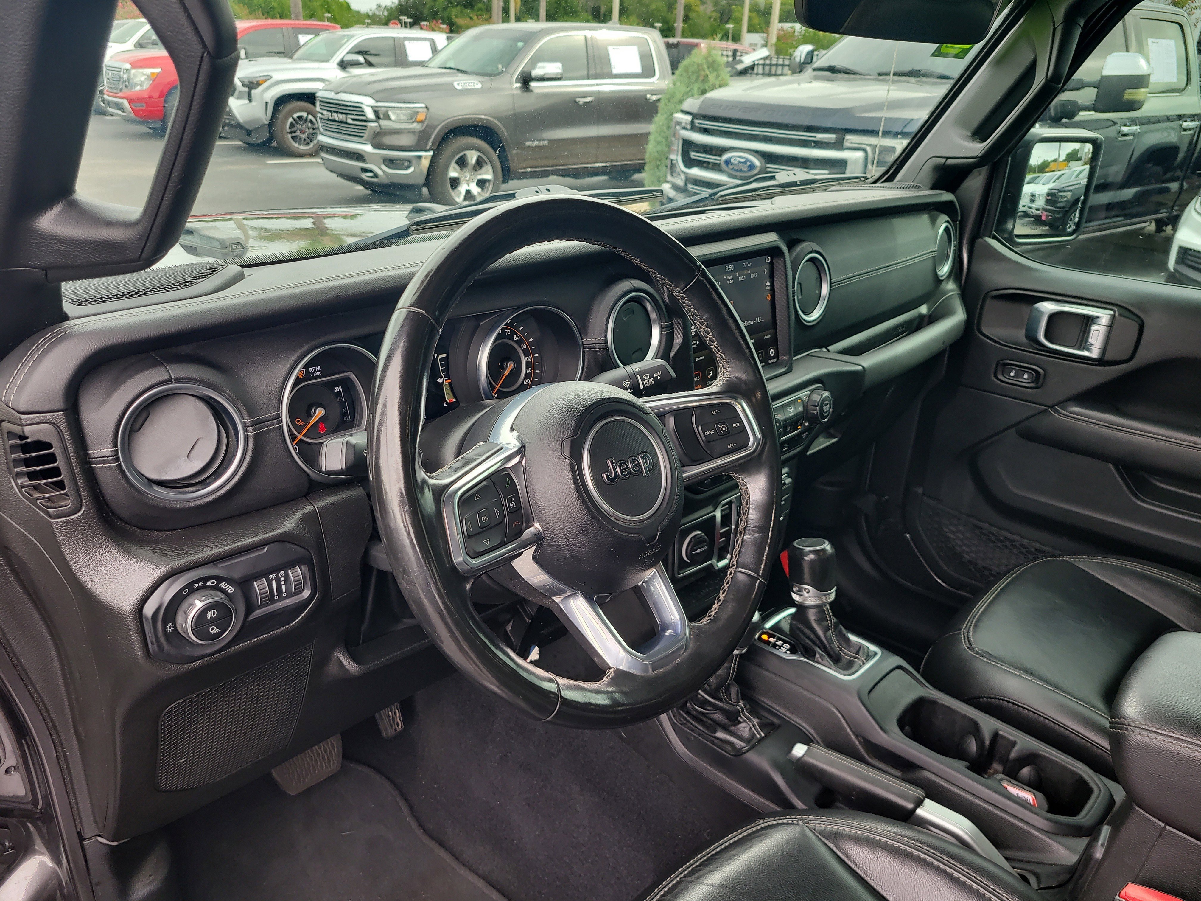 Used 2022 Granite Crystal Metallic Clearcoat Jeep Overland image 19