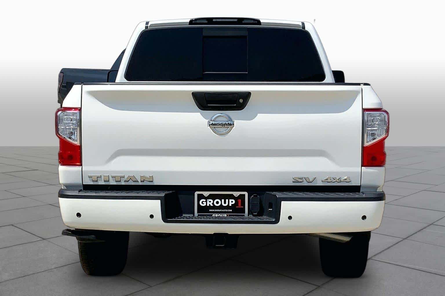 Used 2021 Glacier White Nissan SV image 5