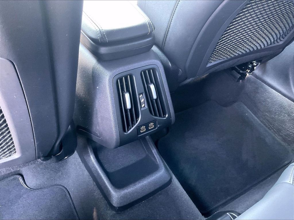 Used 2023 Gray BMW xDrive28i image 27