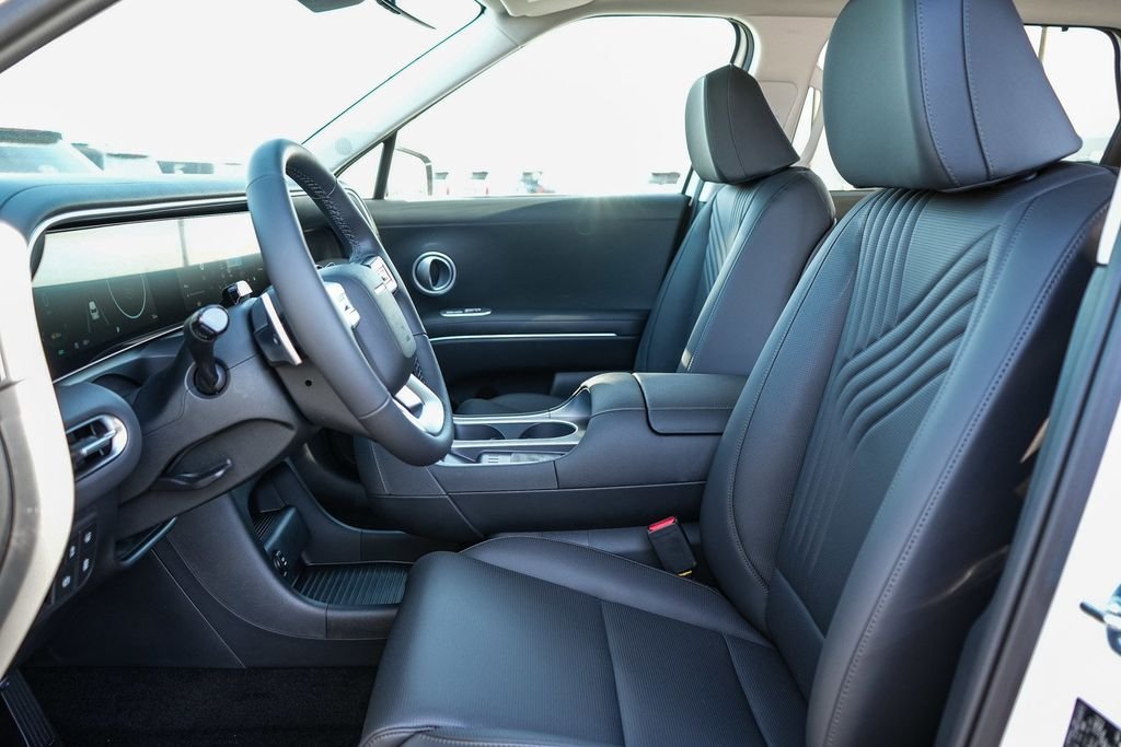 New 2026 White Hyundai SEL Premium image 18