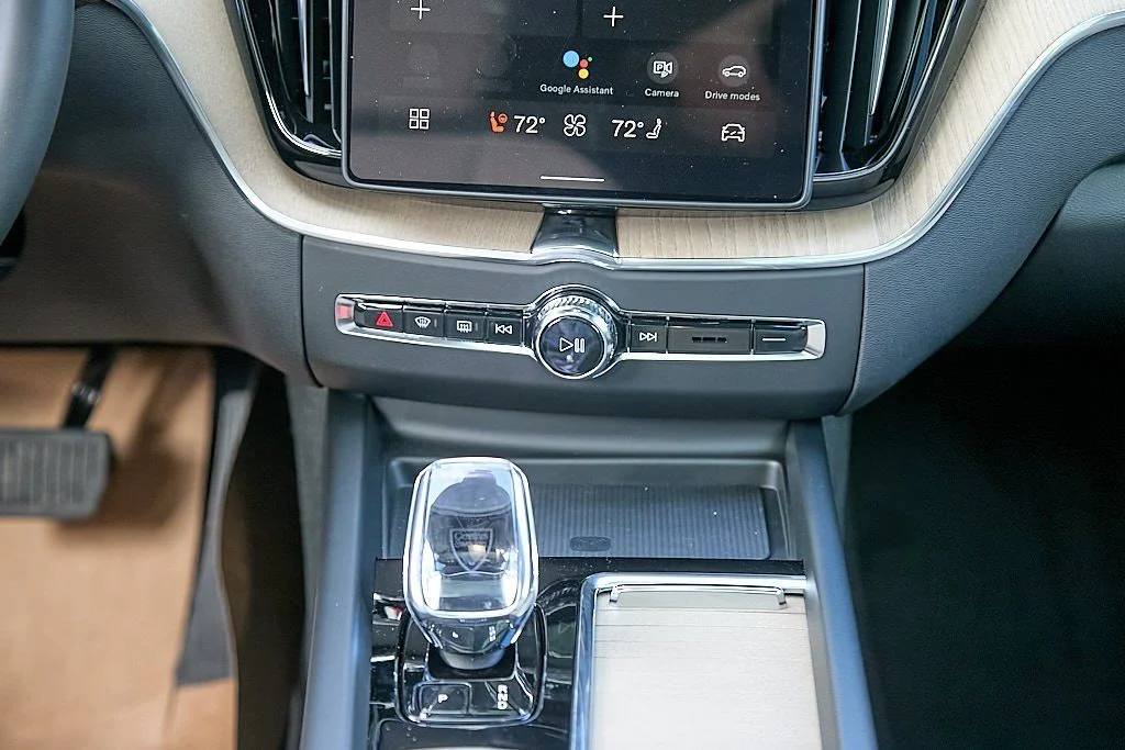 New 2026 Crystal White Volvo Plus image 29