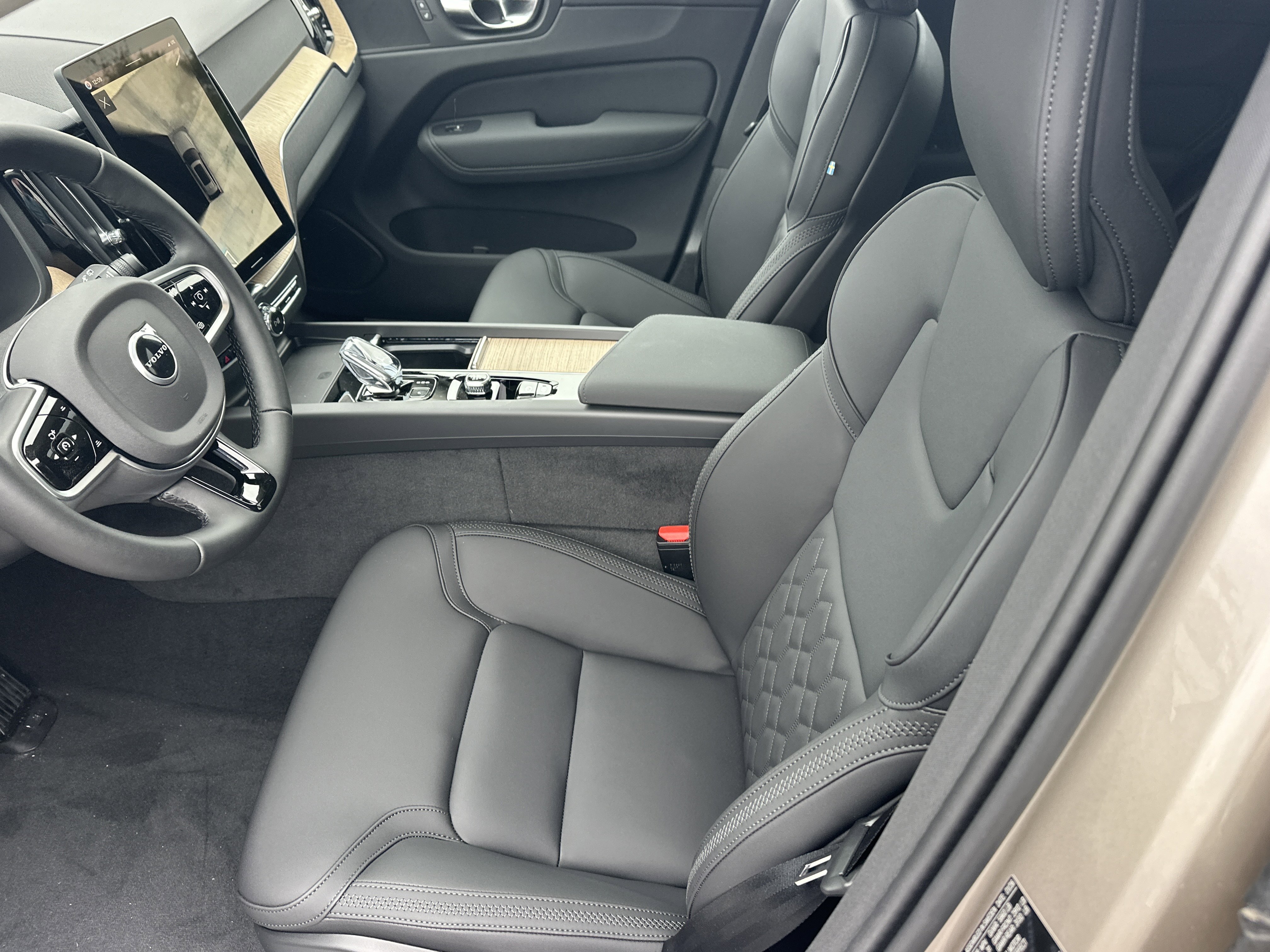 2026 Volvo XC90 Core - Photo 17