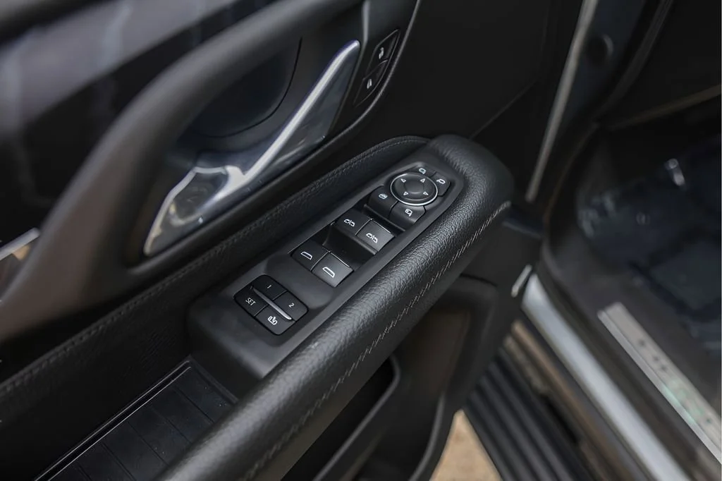Used 2023 Sterling Metallic GMC Denali image 27