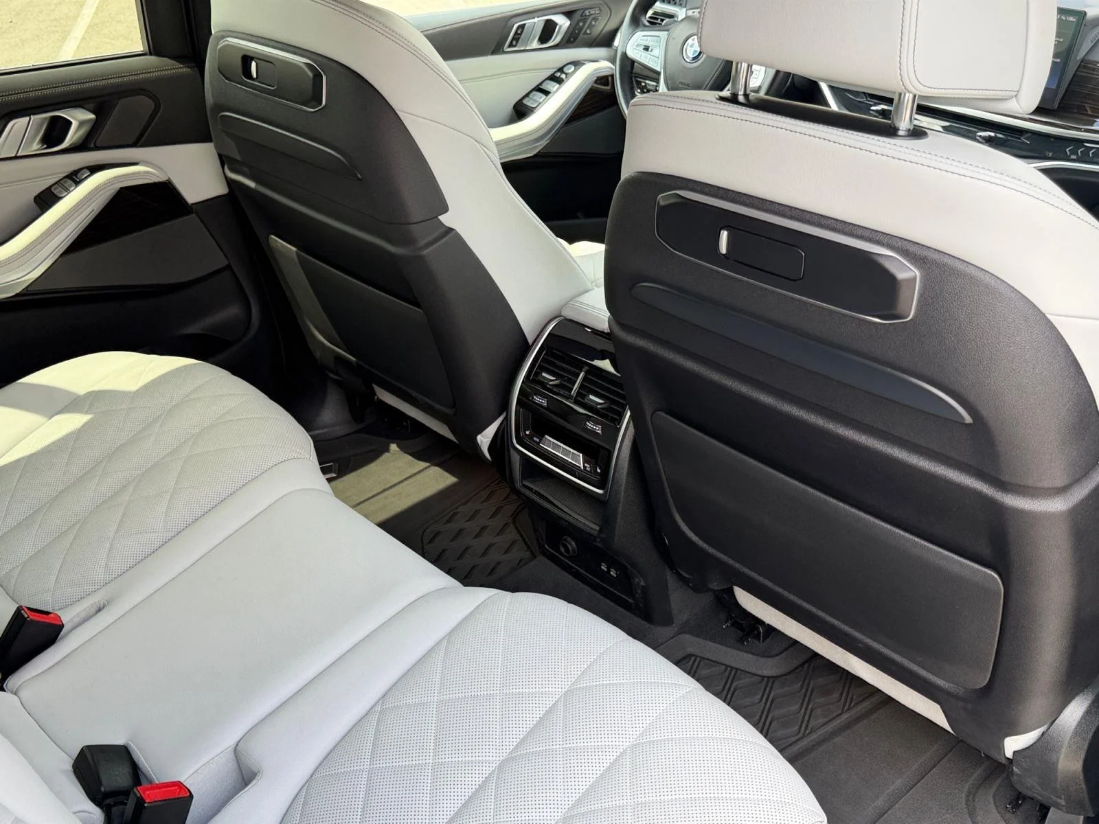 Used 2023 Black Sapphire Metallic BMW xDrive40i image 53