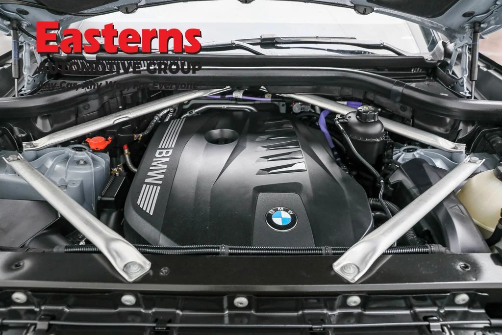 Used 2024 Gray BMW xDrive40i image 7