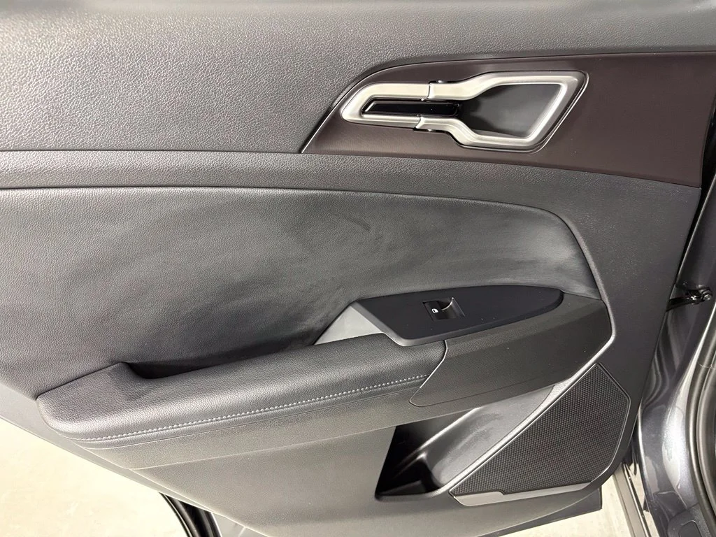 New 2027 Gravity Gray Kia EX image 38