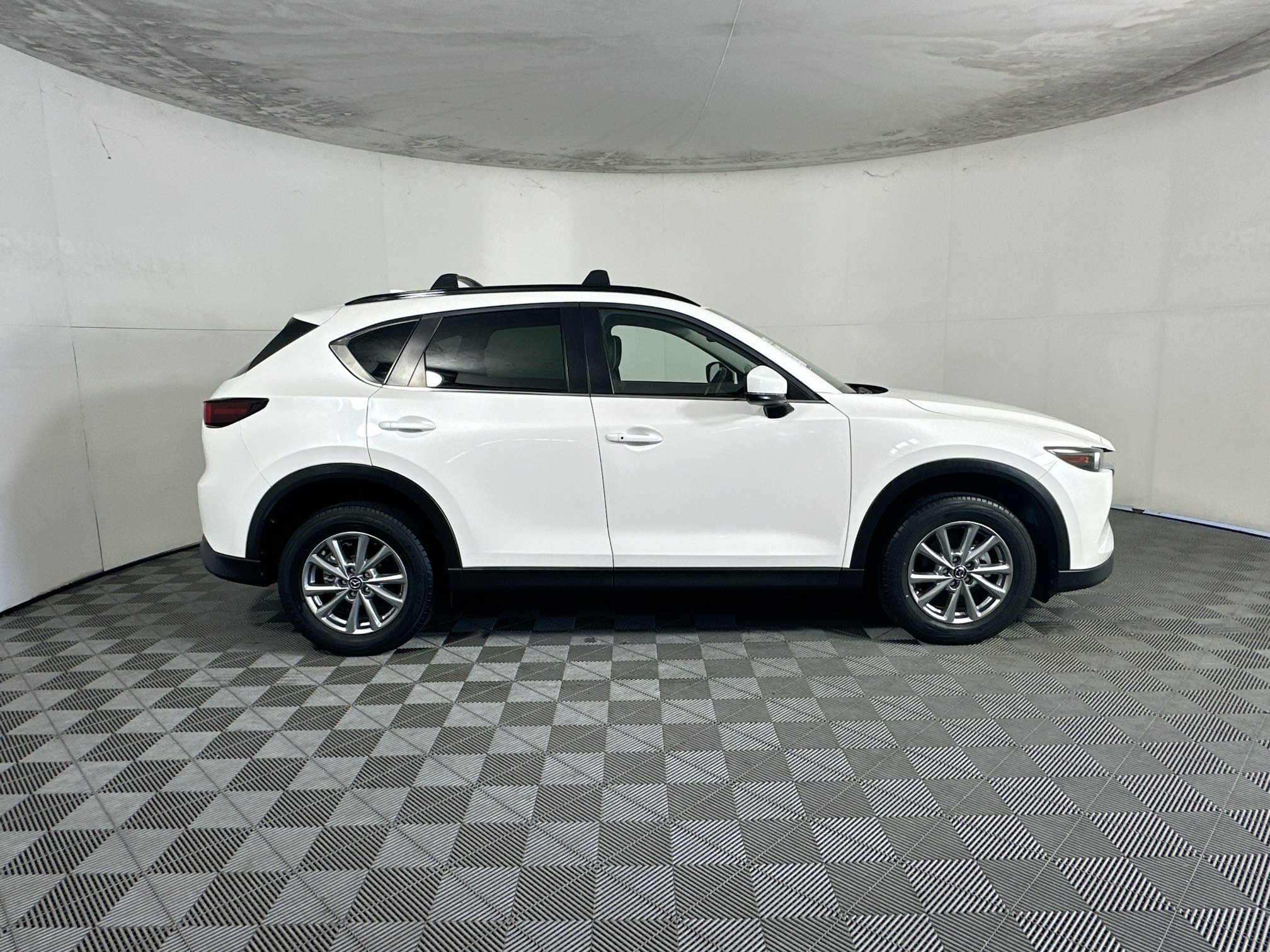 Used 2022 Snowflake White Pearl Mica Mazda 2.5 S Preferred Package image 2