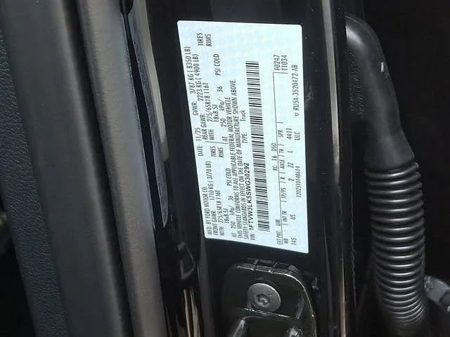 2025 Ford F-150 Lightning XLT - Photo 15