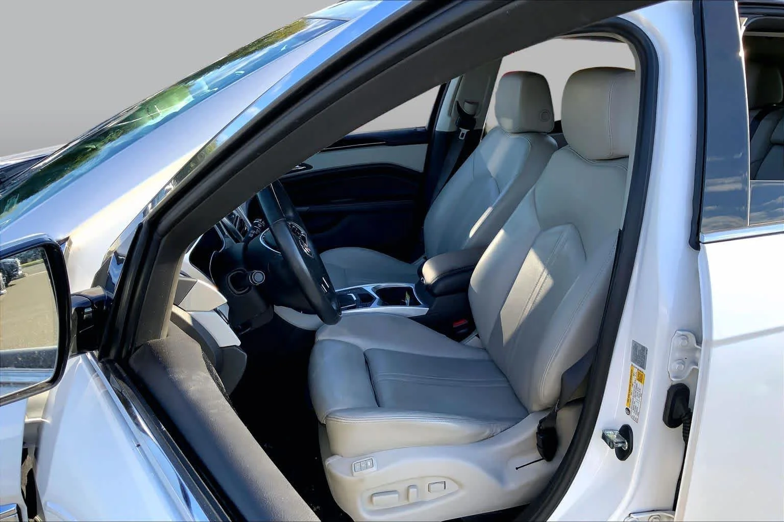 Used 2015 Platinum Ice Tricoat Cadillac Performance Collection image 8