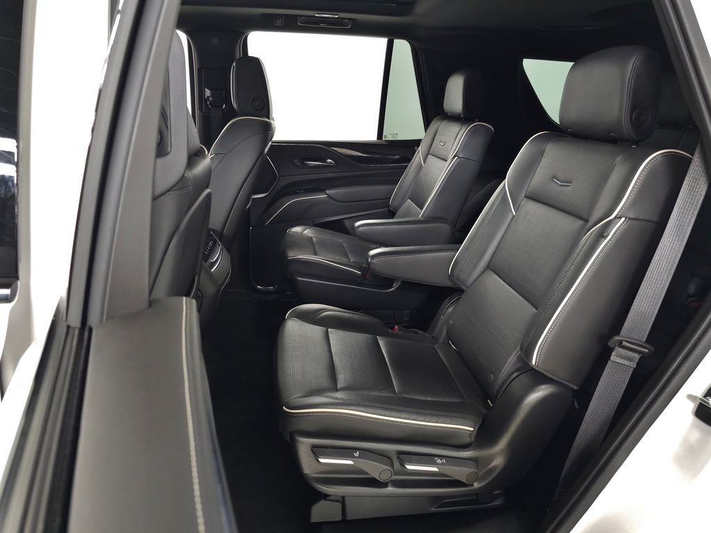 Used 2022 White Cadillac Sport image 39