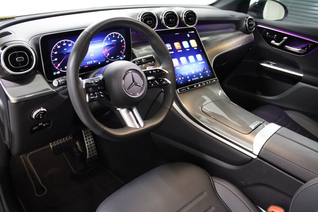 Used 2026  Mercedes-Benz GLC 300 image 4