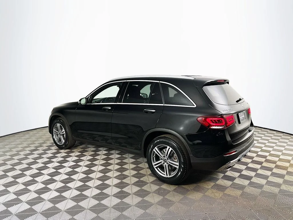 Used 2021 Black Mercedes-Benz GLC 300 image 4