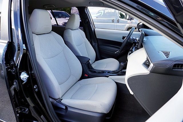 Used 2022 Black Toyota L image 12