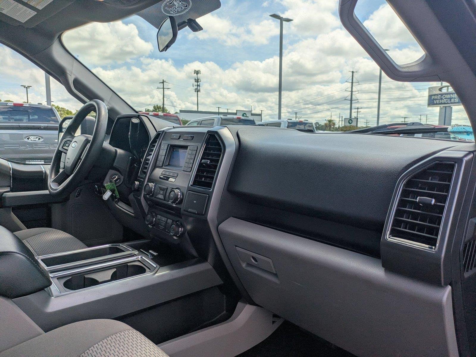 Used 2018 Magnetic Metallic Ford XLT image 29