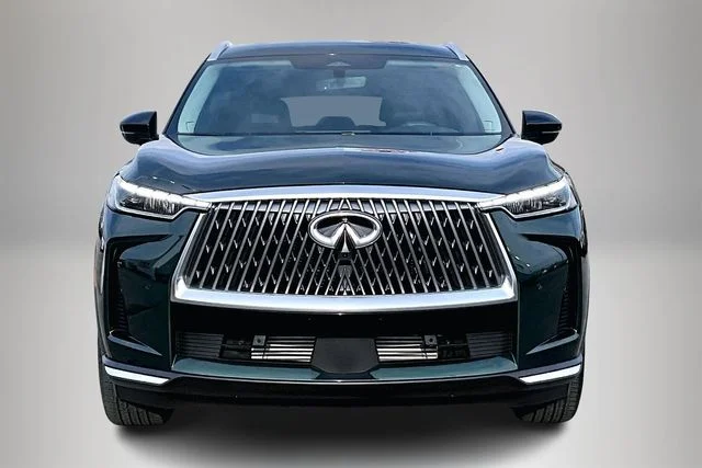 Used 2026 Green INFINITI LUXE image 3