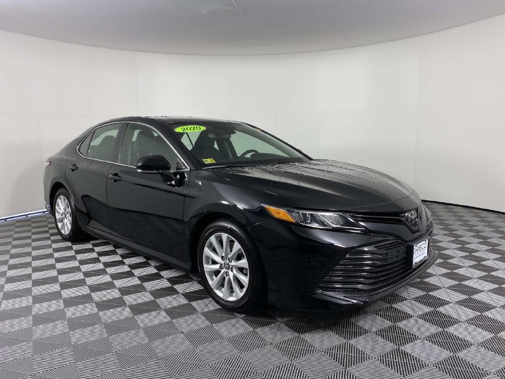 2020 Toyota Camry LE FWD photo