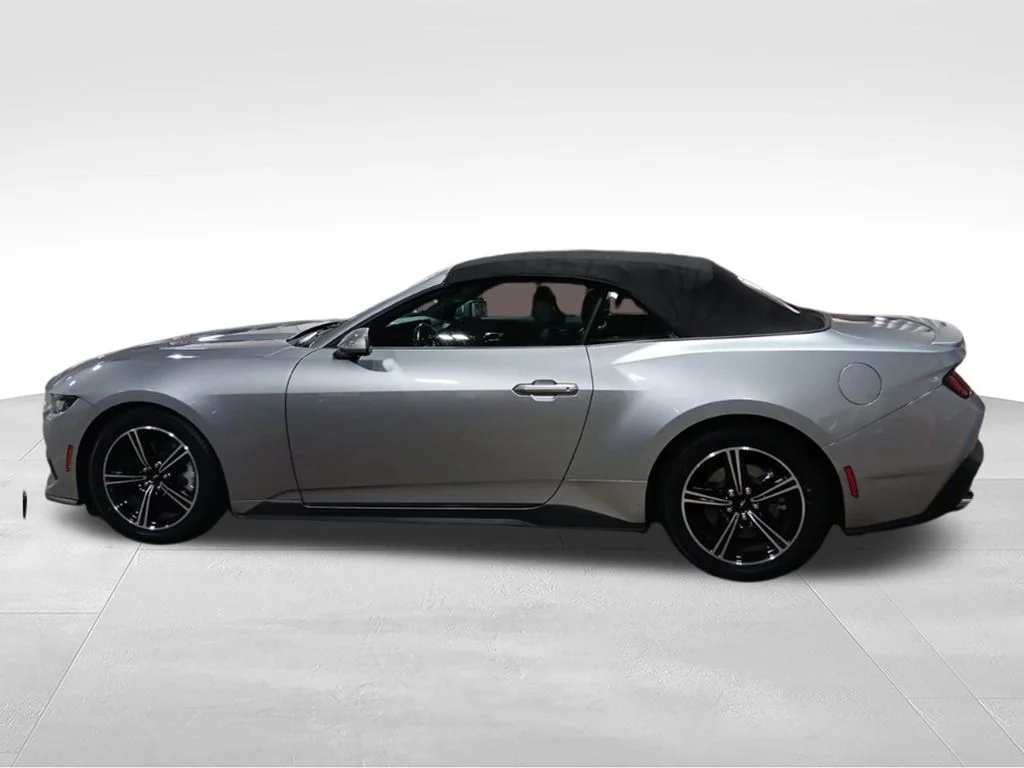 Used 2025 Iconic Silver Metallic Ford EcoBoost Premium image 4