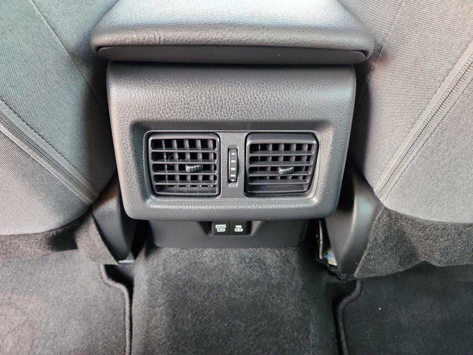 2025 Toyota Camry photo 22 of 34
