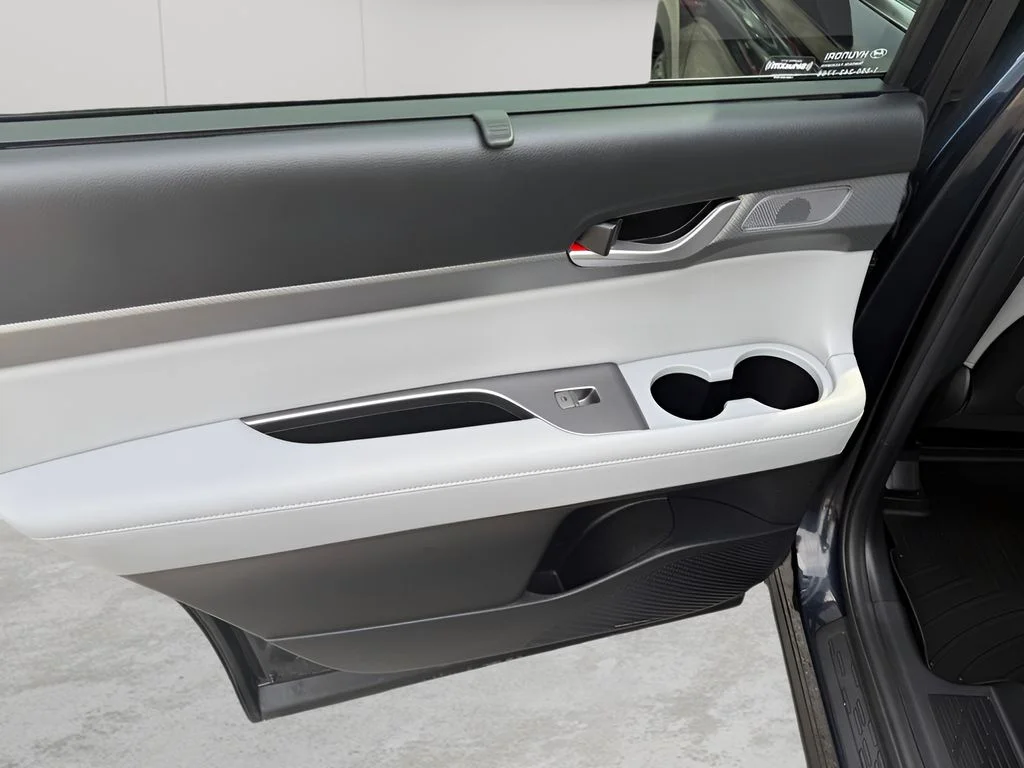 Used 2024 Moonlight Cloud Hyundai SEL image 13
