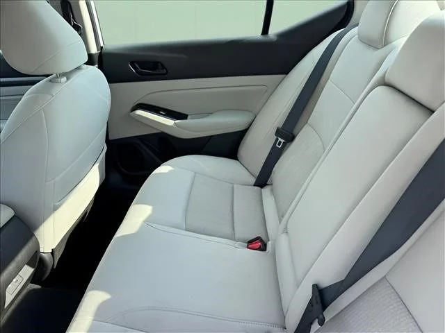 Used 2023 White Nissan 2.5 SV image 10